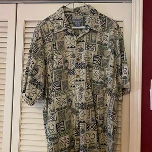 Button down Hawaiian short sleeve